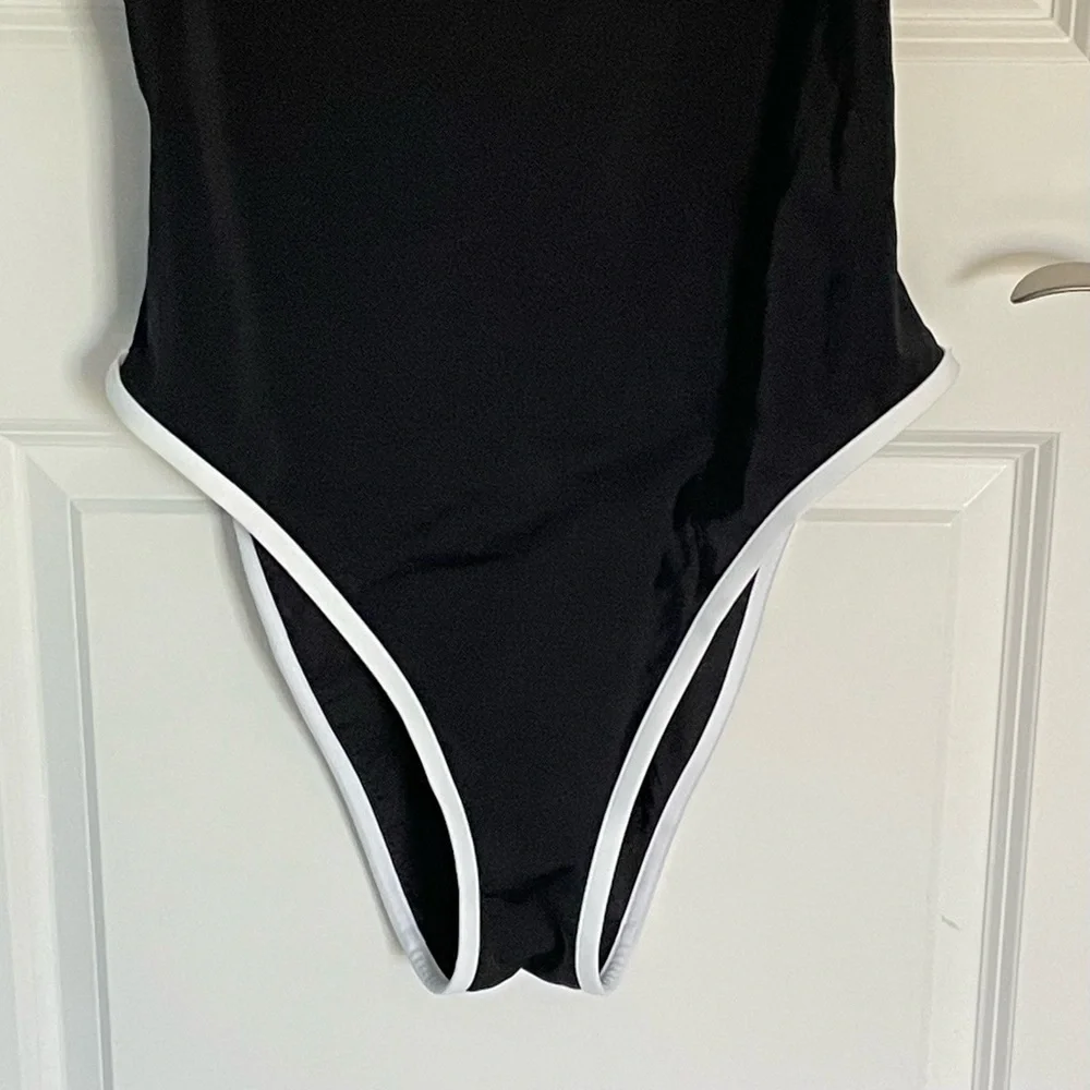 New! Pink x Frankie’s Bikinis Poppi one piece Swimsuit black binded 47343